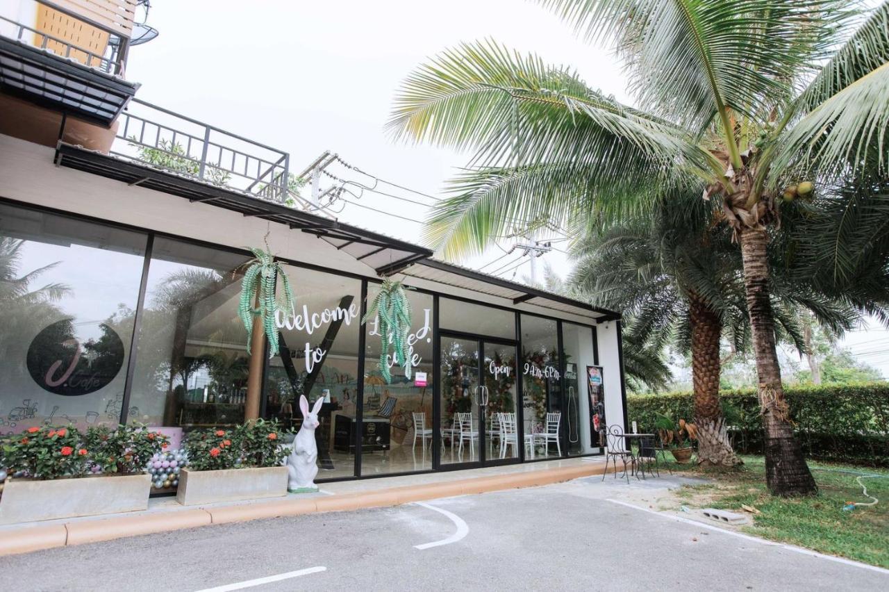 Baanphingphupraew Resort Cha-Am Exterior photo